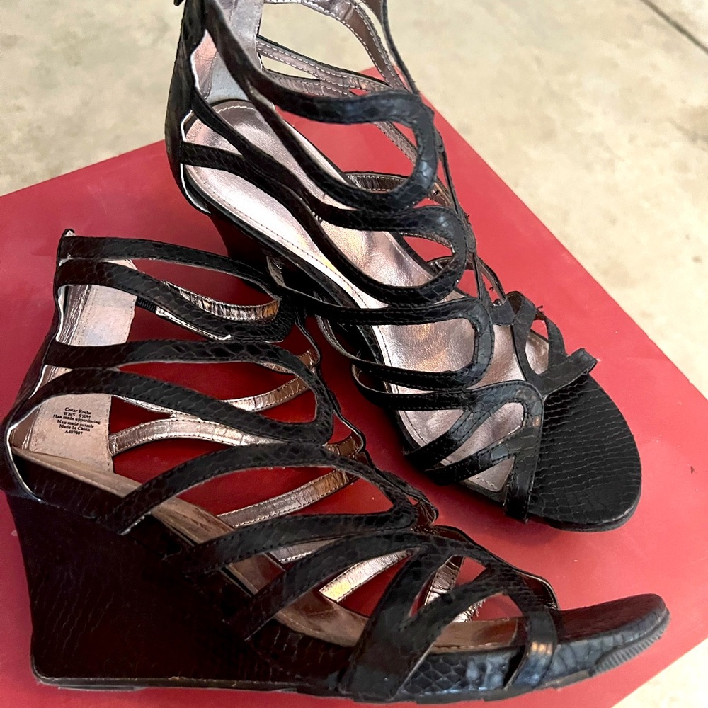 Kenneth Cole gladiator sandal wedge